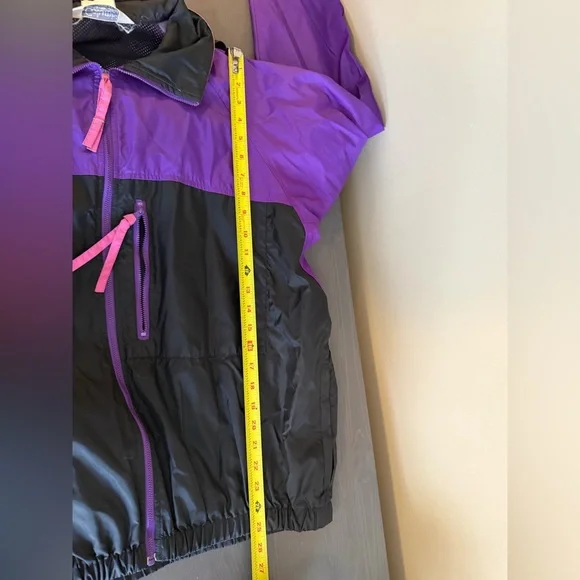 Columbia Vintage Women's Colorblock Windbreaker Jacket in Purple and Black - Picture 8 of 8